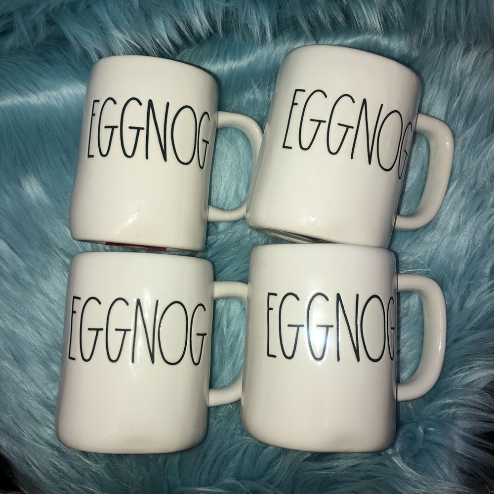 4 eggnog mugs